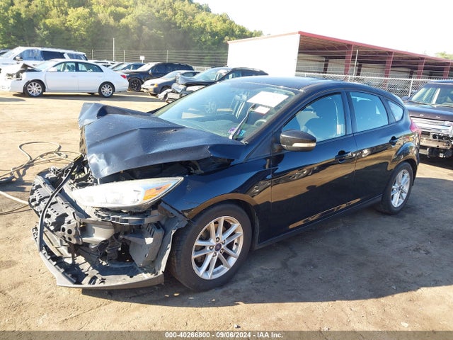 Ford FOCUS SE 2016 1FADP3K21GL269569 Image 2
