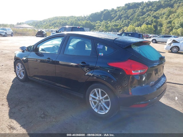Ford FOCUS SE 2016 1FADP3K21GL269569 Image 3
