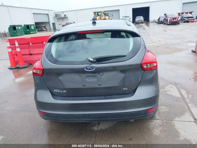 Ford FOCUS SE 2018 1FADP3K20JL229104 Image 16
