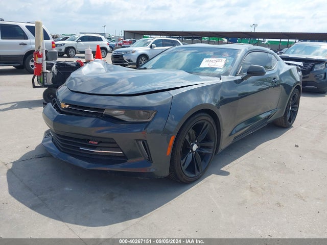 Chevrolet Camaro 2lt 2018 1G1FD1RS9J0105560 Image 2