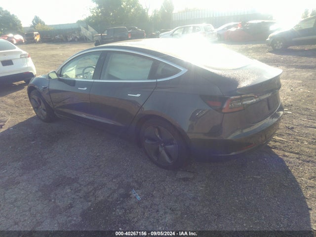 2019 TESLA MODEL 3 5YJ3E1EA2KF416139 Photo 2