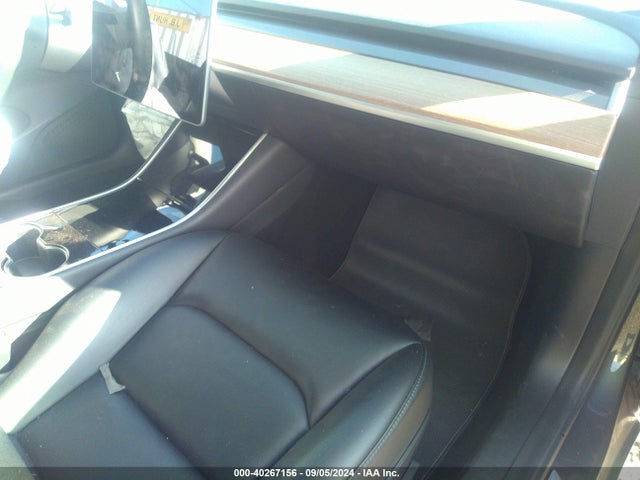 2019 TESLA MODEL 3 5YJ3E1EA2KF416139 Photo 4