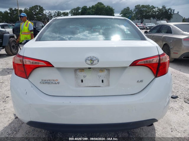 Toyota COROLLA LE 2018 5YFBURHE1JP763220 Image 17