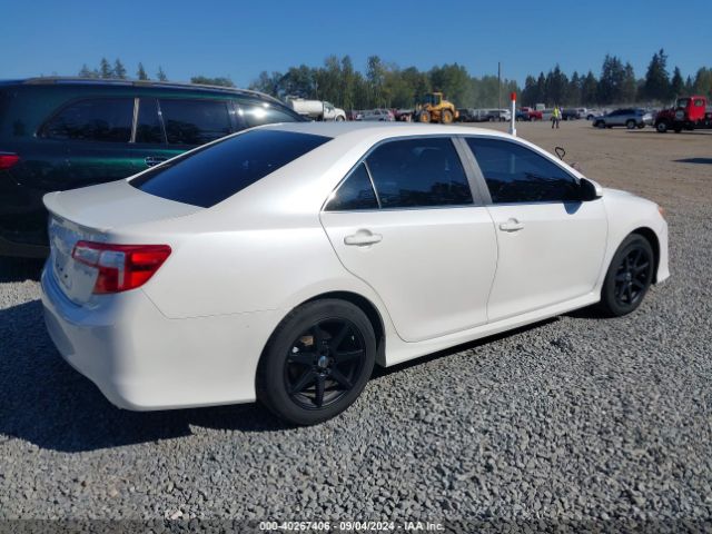 4T1BF1FK1EU417046 Toyota CAMRY SE