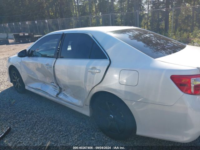 4T1BF1FK1EU417046 Toyota CAMRY SE
