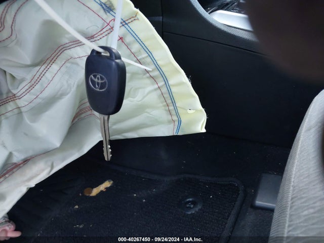 Toyota COROLLA LE 2016 5YFBURHE3GP525054 Image 11