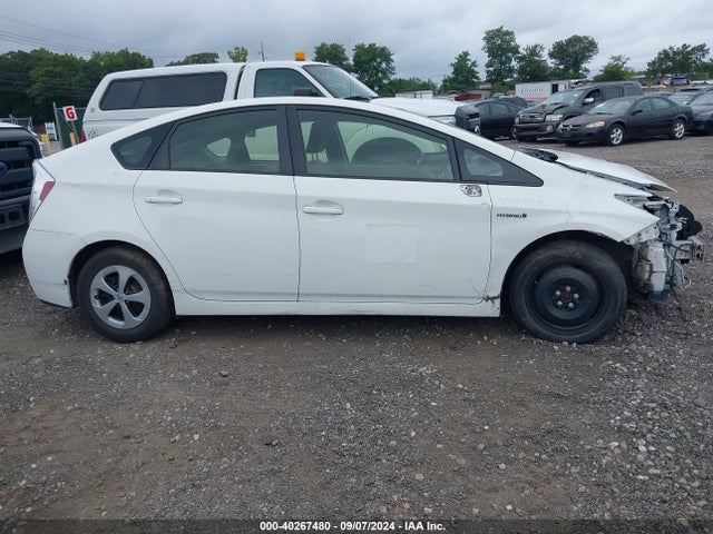 Toyota Prius Two 2015 JTDKN3DU2F1999278 Image 13