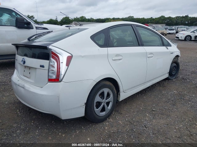 Toyota Prius Two 2015 JTDKN3DU2F1999278 Image 4