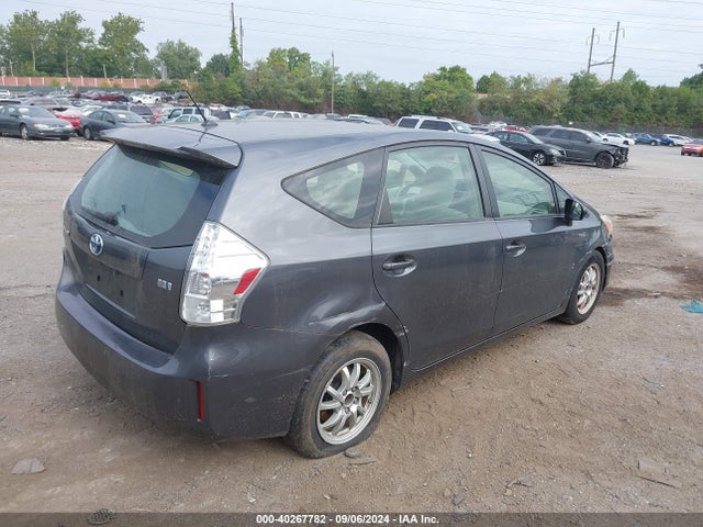 Toyota Prius V Two 2014 JTDZN3EU7E3318628 Image 4