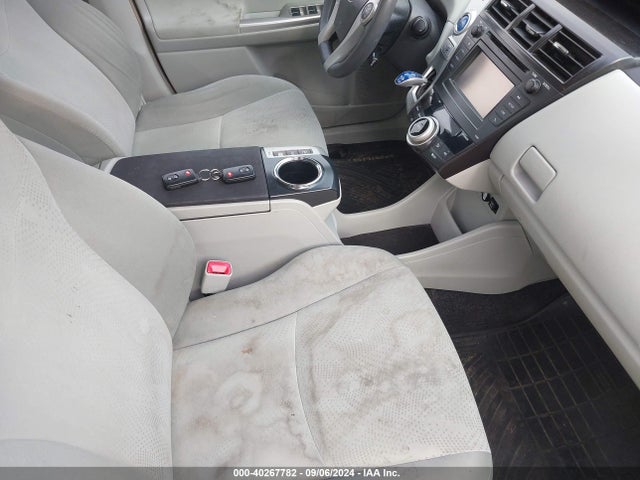 Toyota Prius V Two 2014 JTDZN3EU7E3318628 Image 5