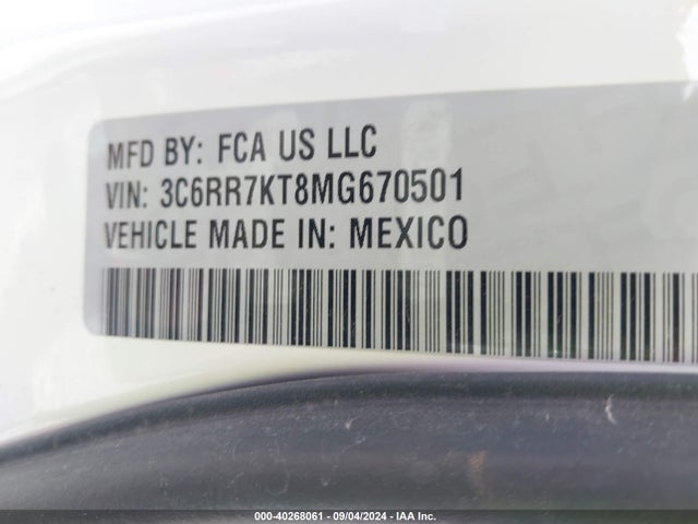 3C6RR7KT8MG670501 RAM 1500 Classic Tradesman  4x4 5'7 Box