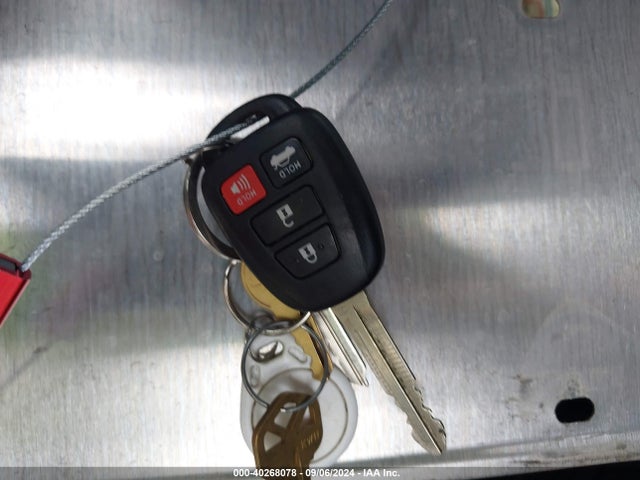 Toyota COROLLA SE 2017 5YFBURHE6HP712578 Image 11