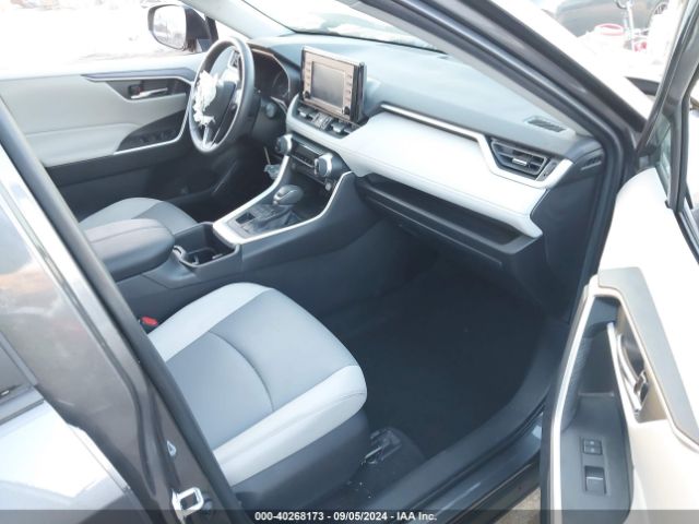 2T3A1RFV6NC272582 Toyota Rav4 Xle Premium