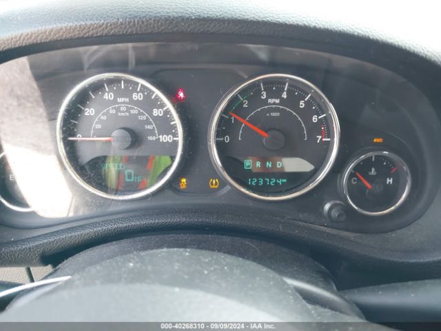 1C4BJWDG1EL305223 Jeep Wrangler Unlimited Sport