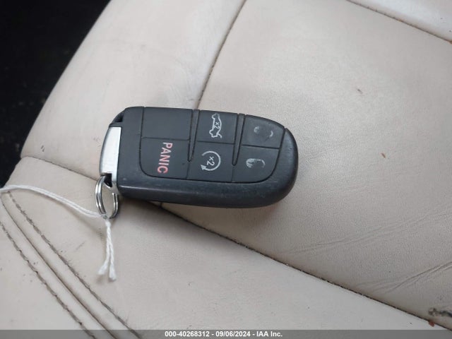 Chrysler 200 C 2015 1C3CCCCG3FN632019 Image 11