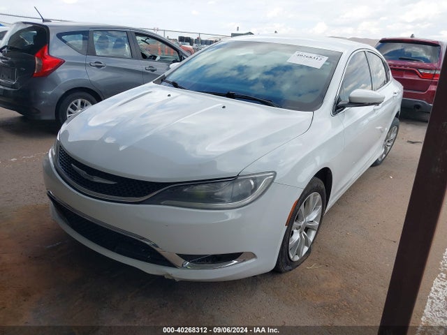Chrysler 200 C 2015 1C3CCCCG3FN632019 Image 2