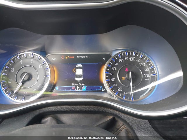 Chrysler 200 C 2015 1C3CCCCG3FN632019 Image 7