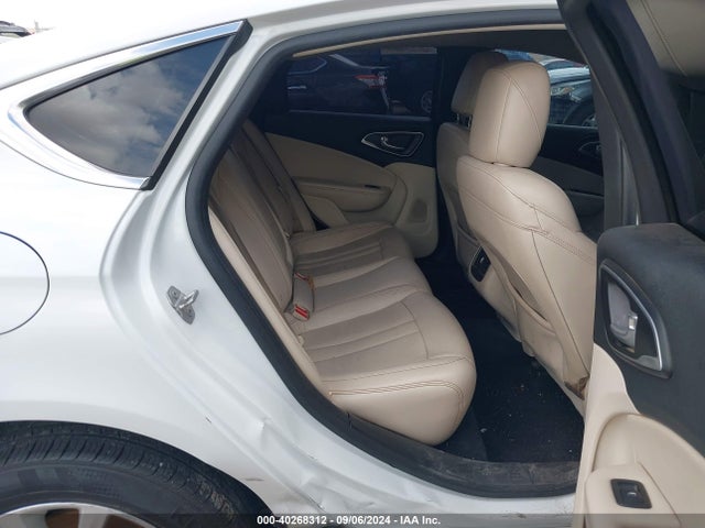 Chrysler 200 C 2015 1C3CCCCG3FN632019 Image 8