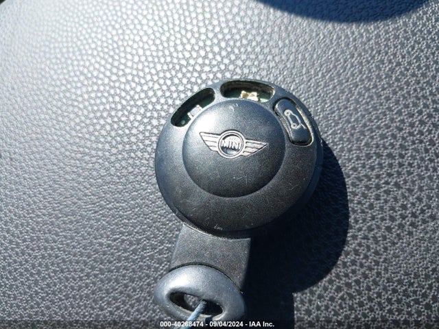 2010 MINI COOPER CLUBMAN WMWML3C58ATX38224 Photo 10