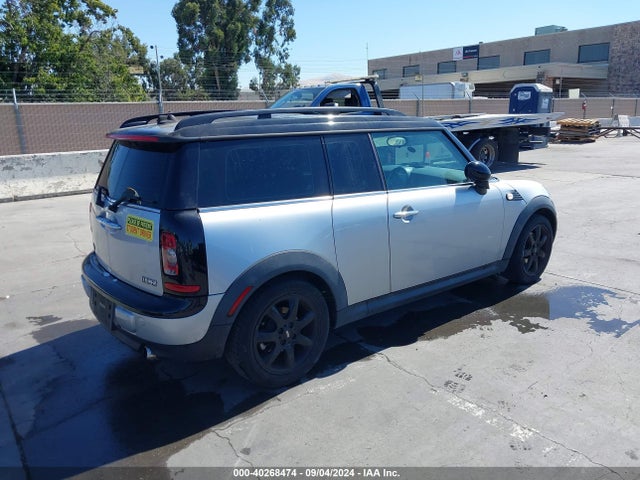 2010 MINI COOPER CLUBMAN WMWML3C58ATX38224 Photo 3