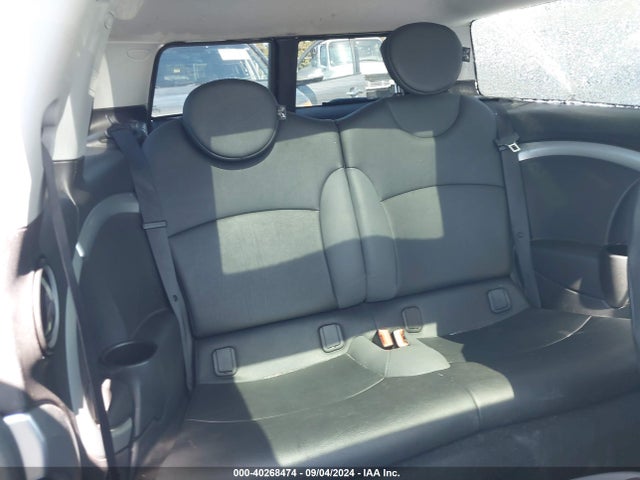 2010 MINI COOPER CLUBMAN WMWML3C58ATX38224 Photo 7