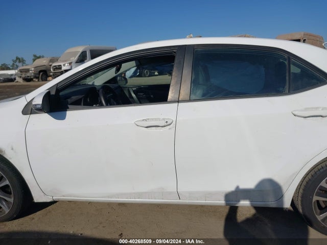Toyota COROLLA SE 2017 5YFBURHE6HP655301 Image 14