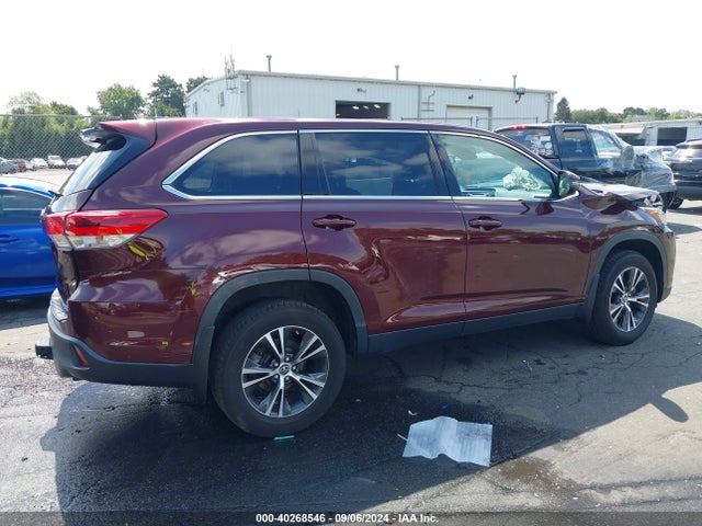 Toyota Highlander Le 2019 5TDBZRFH4KS741591 Image 4