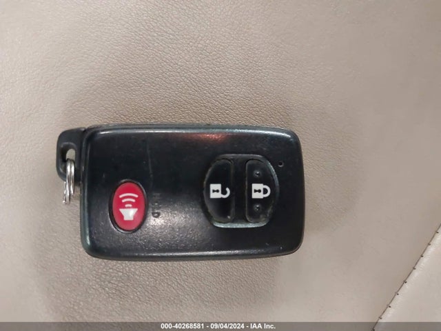 JTDKN3DU7F1900292 Toyota Prius Three