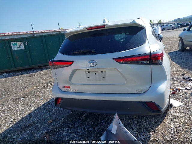 Toyota Highlander Xle 2022 5TDGZRAH1NS129365 Image 17