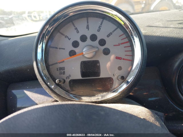 2010 MINI COOPER CLUBMAN WMWML3C52ATX51910 Photo 6