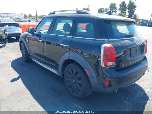 2018 MINI COUNTRYMAN WMZYT3C32J3E00808 Photo 2