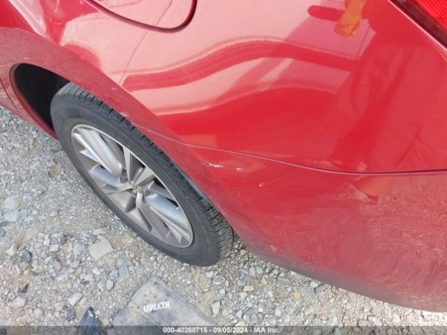 2T1BURHE8FC418144 Toyota Corolla Le Premium