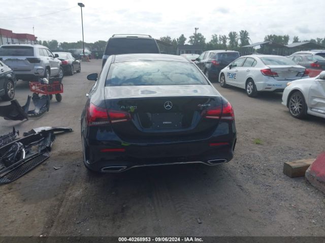 W1K3G4FB9NJ360478 Mercedes-Benz A 220 4matic