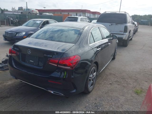 W1K3G4FB9NJ360478 Mercedes-Benz A 220 4matic