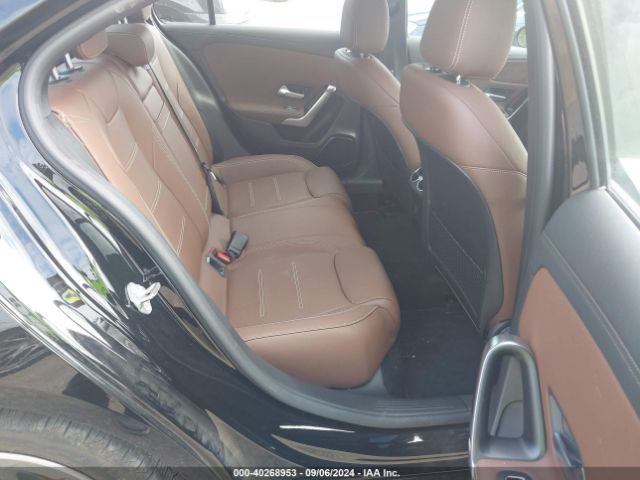 W1K3G4FB9NJ360478 Mercedes-Benz A 220 4matic