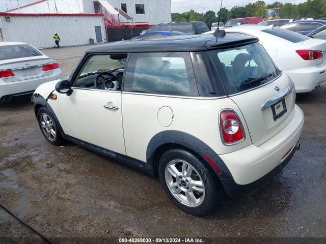 2013 MINI HARDTOP WMWSU3C59DT685204 Photo 2