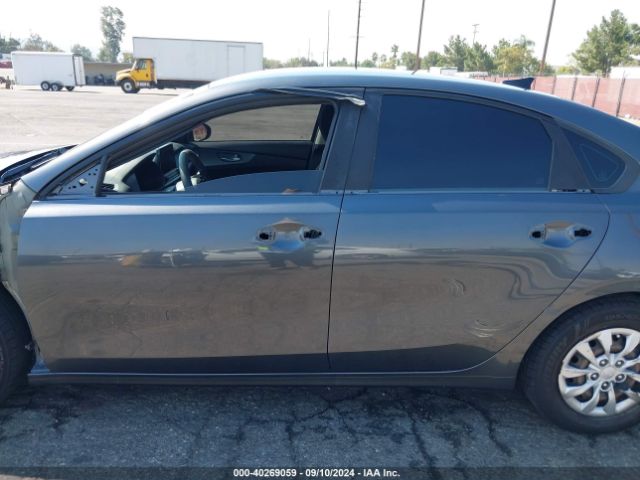 3KPF24AD4KE005581 KIA FORTE FE