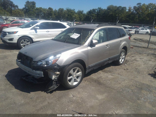 Subaru Outback 2.5i Premium 2014 4S4BRBCC5E3215939 Image 2