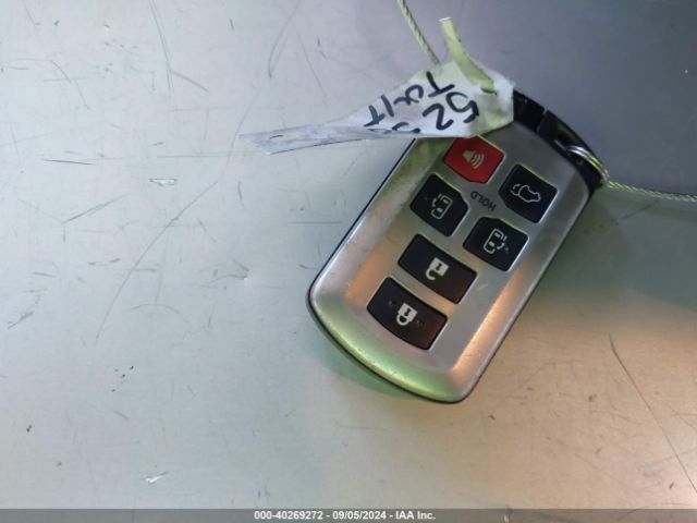 5TDYK3DC7GS765250 Toyota Sienna Xle 8 Passenger