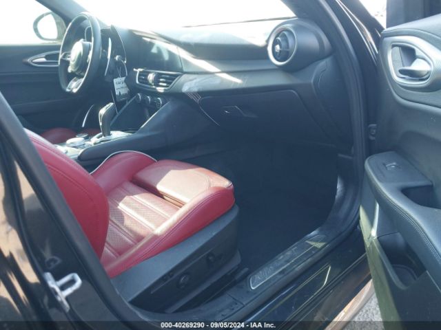 ZARFAMBNXP7669584 Alfa Romeo Giulia Veloce Rwd