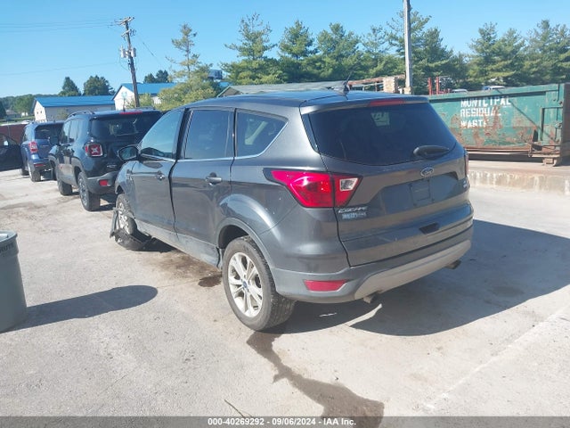 Ford ESCAPE SE 2019 1FMCU9GDXKUB80593 Image 3