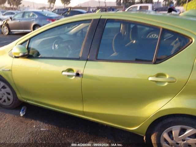 JTDKDTB32F1112243 Toyota Prius C Two