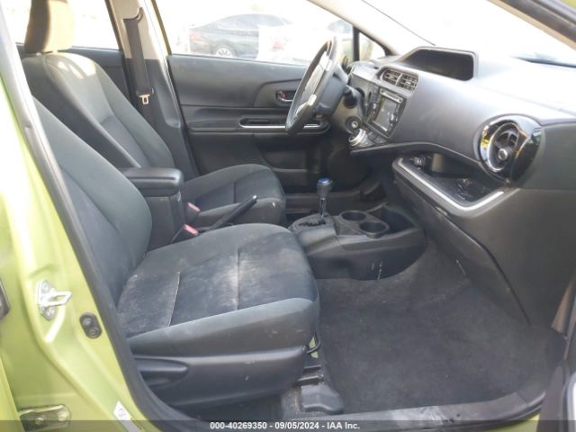 JTDKDTB32F1112243 Toyota Prius C Two
