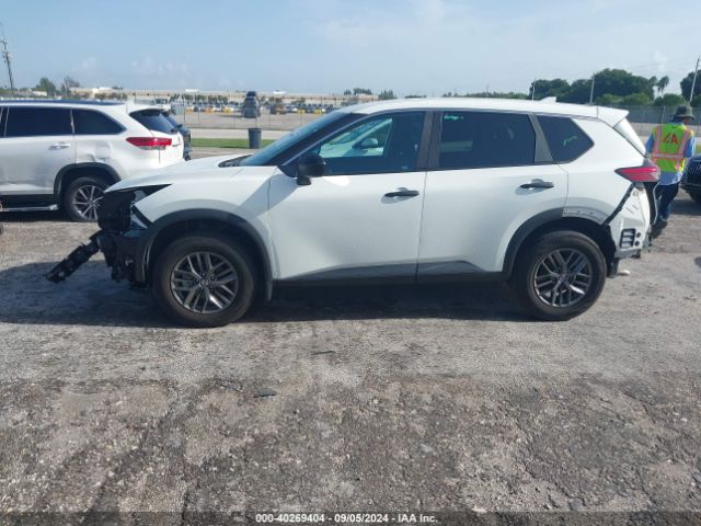 5N1AT3AA2MC698597 Nissan Rogue S Fwd