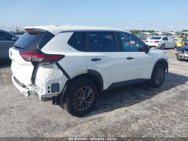 5N1AT3AA2MC698597 Nissan Rogue S Fwd