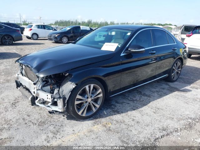 55SWF4JB4FU067905 Mercedes-Benz C 300 Luxury/sport