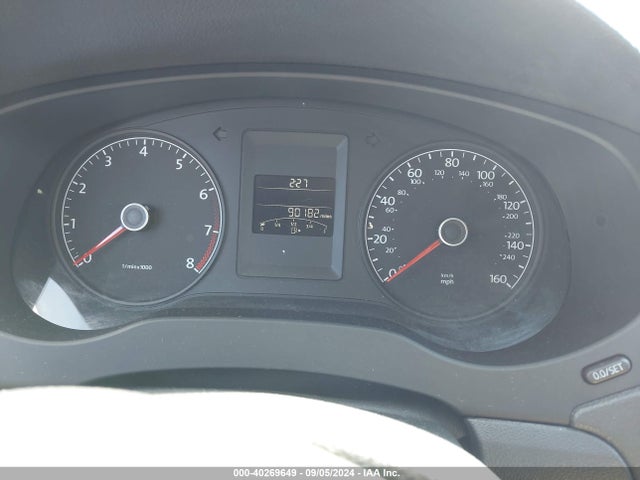 3VW2K7AJXEM312766 Volkswagen Jetta 2.0l S
