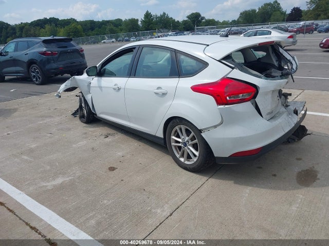Ford FOCUS SE 2016 1FADP3K24GL386823 Image 3