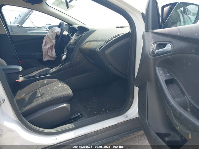 Ford FOCUS SE 2016 1FADP3K24GL386823 Image 5