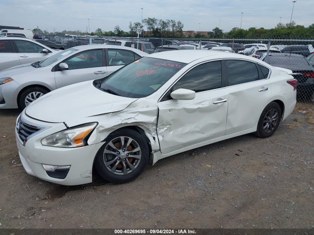 Nissan Altima 2.5 S 2015 1N4AL3AP9FC154437 Image 2